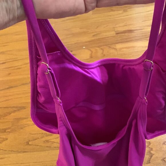 Xhilaration Size Medium NWOT fuchsia one piece swimsuit - Picture 5 of 6